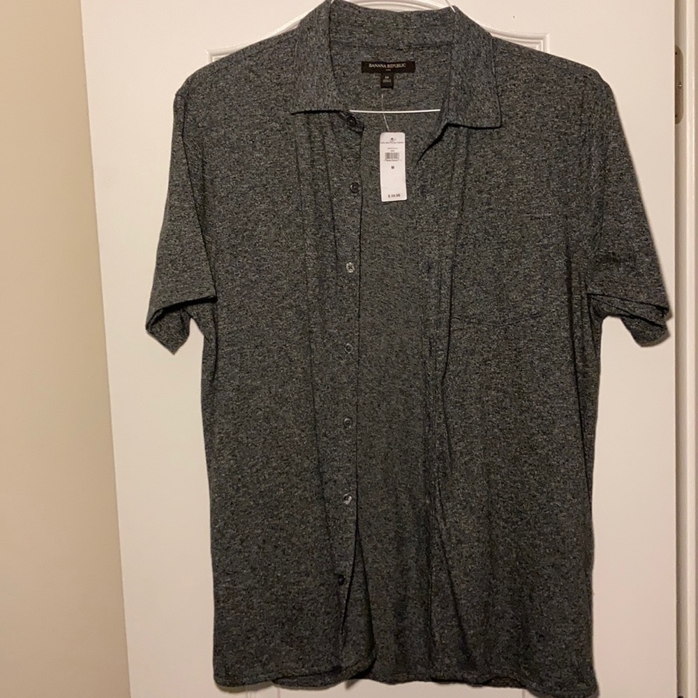 NWT BR Dark Gray Short Sleeve Button Down Shirt